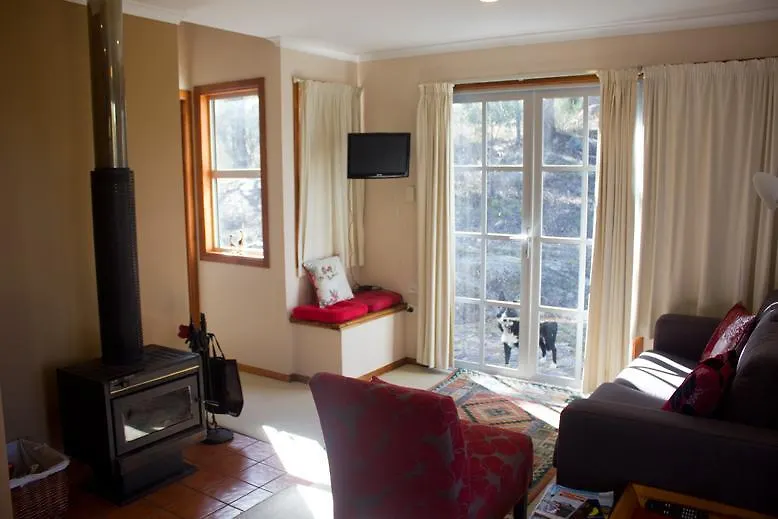 Whiskey Gully Cottages Stanthorpe Chalet
